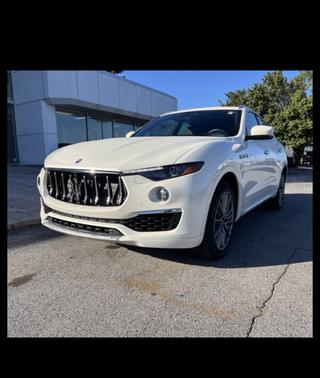 White 2019 Maserati Levante GranLusso