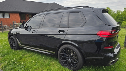 Black 2021 BMW X7 M50i