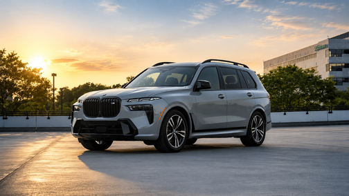 Gray 2023 BMW X7 M60i
