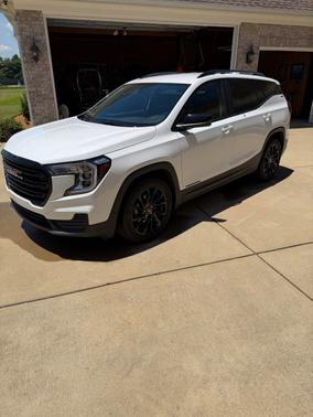 White 2024 GMC Terrain SLE