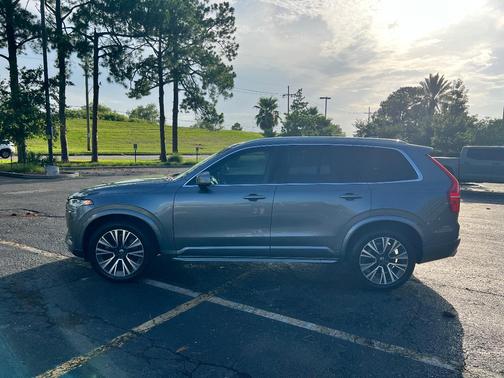 Gray 2020 Volvo XC90 T5 Momentum