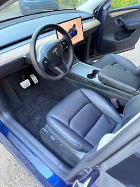 Blue 2023 Tesla Model Y Performance