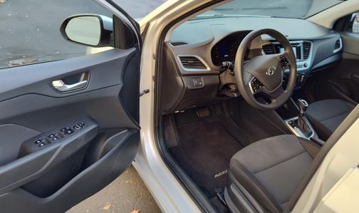2020 Hyundai Accent SE