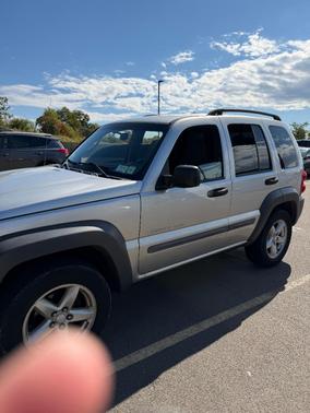 Silver 2003 Jeep Liberty Sport