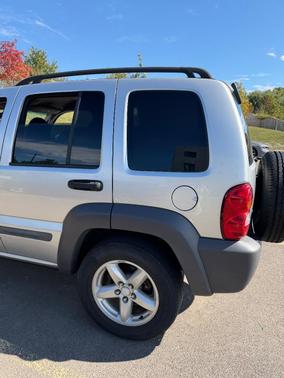 Silver 2003 Jeep Liberty Sport