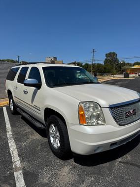 White 2014 GMC Yukon XL 1500 SLT