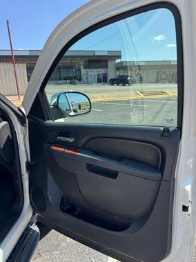 White 2014 GMC Yukon XL 1500 SLT