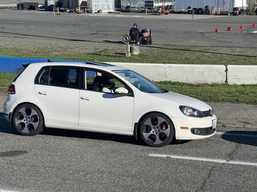 White 2010 Volkswagen Golf TDI