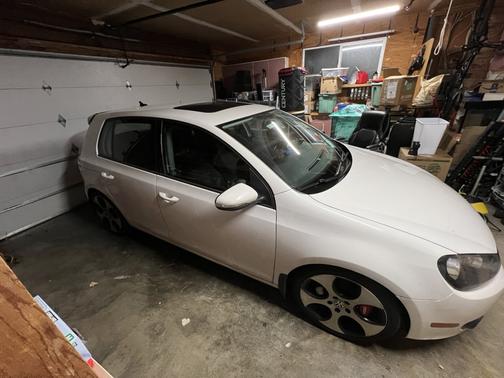 White 2010 Volkswagen Golf TDI