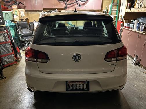 White 2010 Volkswagen Golf TDI