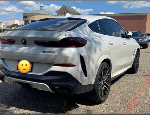 2021 BMW X6 M50i