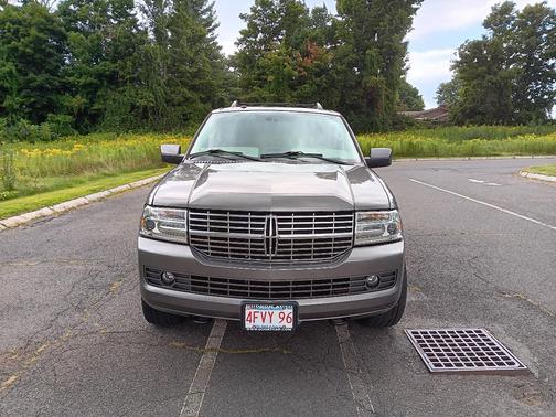 Gray 2012 Lincoln Navigator Base