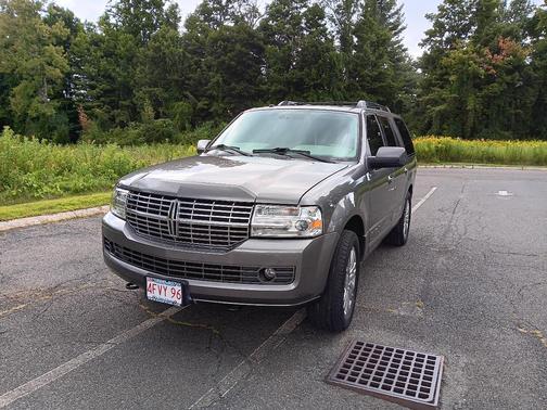 Gray 2012 Lincoln Navigator Base
