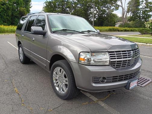 Gray 2012 Lincoln Navigator Base