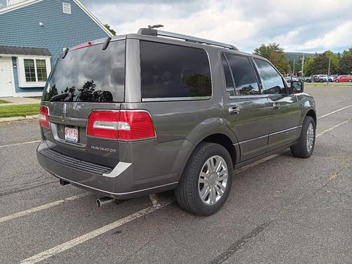 Gray 2012 Lincoln Navigator Base