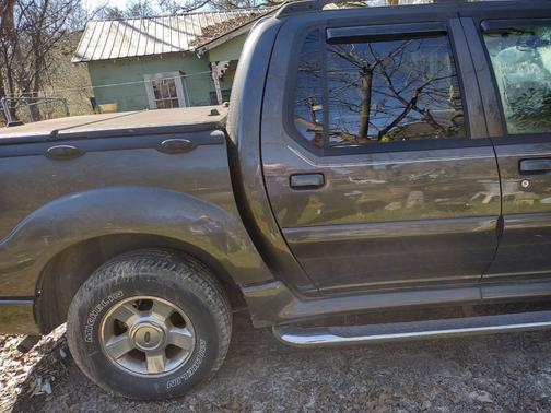 2005 Ford Explorer Sport Trac Adrenalin