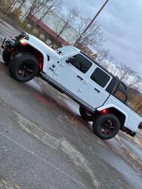 2021 Jeep Gladiator Willys