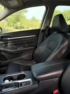 White 2019 Nissan Altima 2.5 Platinum