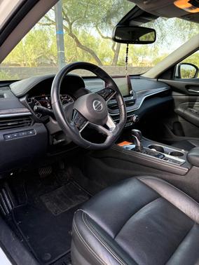 White 2019 Nissan Altima 2.5 Platinum