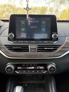 White 2019 Nissan Altima 2.5 Platinum