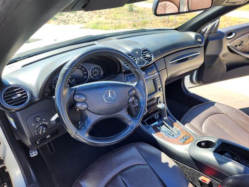White 2009 Mercedes-Benz CLK-Class CLK 350
