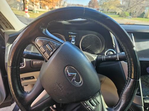 2015 INFINITI Q50 Premium