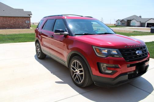 Photo 4 of 29 of 2017 Ford Explorer Sport
