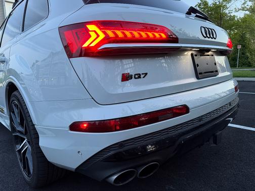 White 2021 Audi SQ7 4.0T Prestige