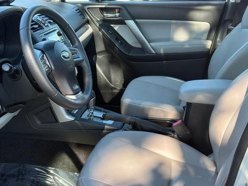 White 2015 Subaru Forester 2.5i Limited
