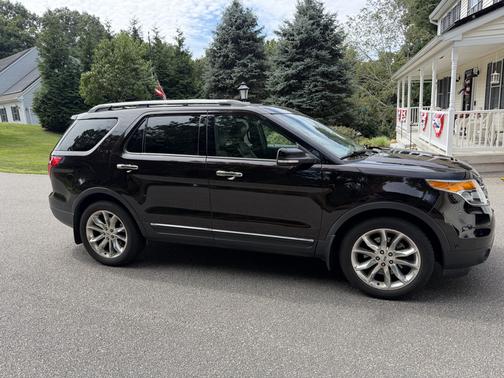 Brown 2014 Ford Explorer Limited