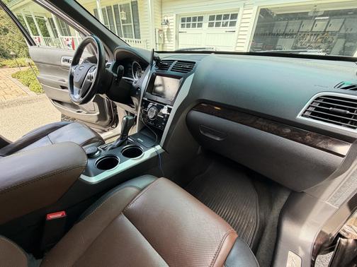 Brown 2014 Ford Explorer Limited
