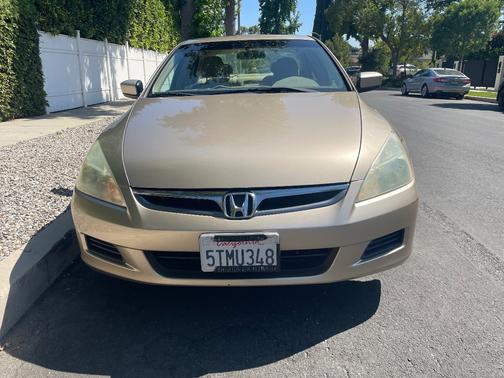Gold 2006 Honda Accord LX