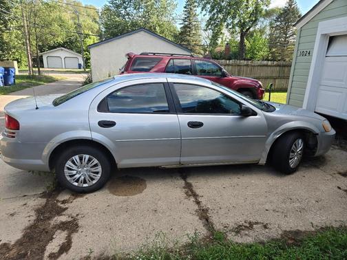 Silver 2003 Dodge Stratus SE
