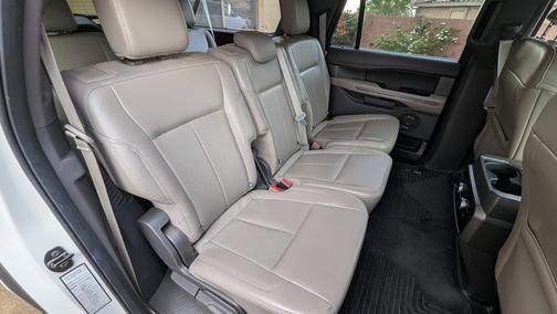 White 2021 Ford Expedition Max XLT