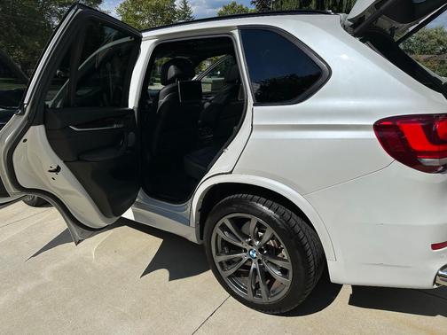 White 2014 BMW X5 xDrive50i