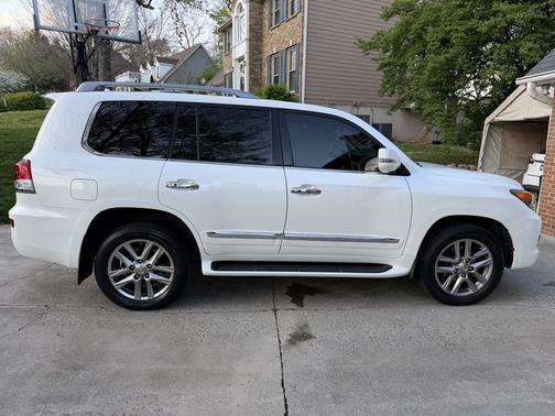 White 2013 Lexus LX 570 Base