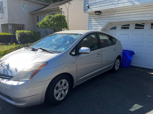 Silver 2008 Toyota Prius Touring