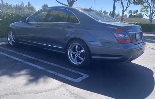 Gray 2007 Mercedes-Benz S-Class S 550