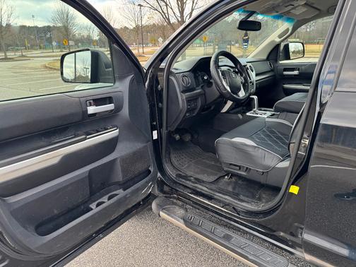 2014 Toyota Tundra SR