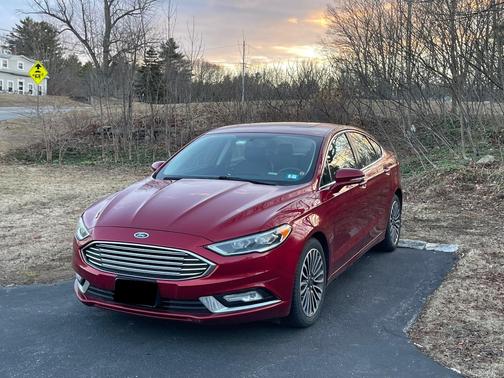 Red 2017 Ford Fusion SE