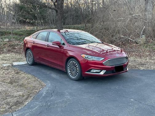 Red 2017 Ford Fusion SE