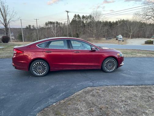 Red 2017 Ford Fusion SE