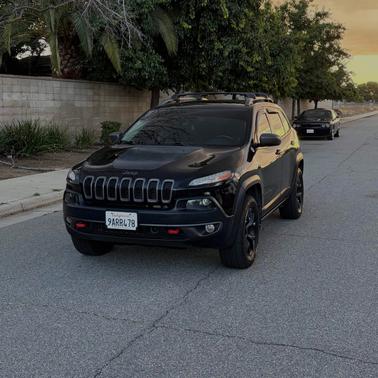Black 2018 Jeep Cherokee Trailhawk