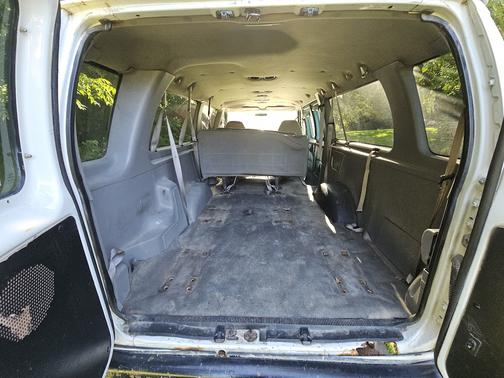 2002 Ford E350 Super Duty XLT Extended Wagon