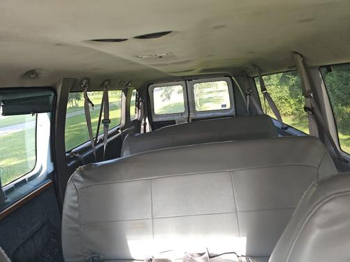 2002 Ford E350 Super Duty XLT Extended Wagon