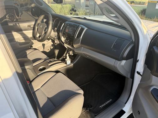 White 2013 Toyota Tacoma PreRunner