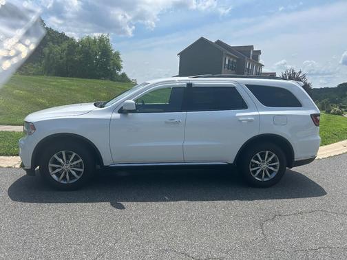 White 2017 Dodge Durango SXT