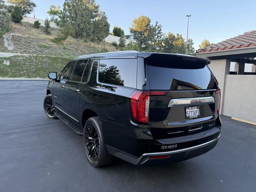 Black 2023 GMC Yukon XL SLT