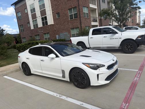 White 2018 Kia Stinger Premium