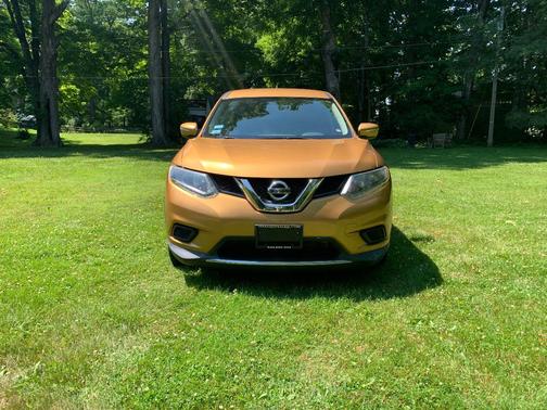 Gold 2014 Nissan Rogue S